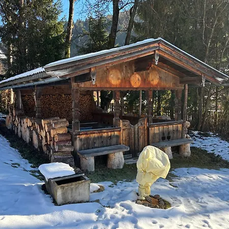 Ferienhaushaelfte Am Huberhof Apartmán *