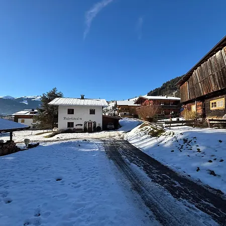 Apartament Ferienhaushaelfte Am Huberhof